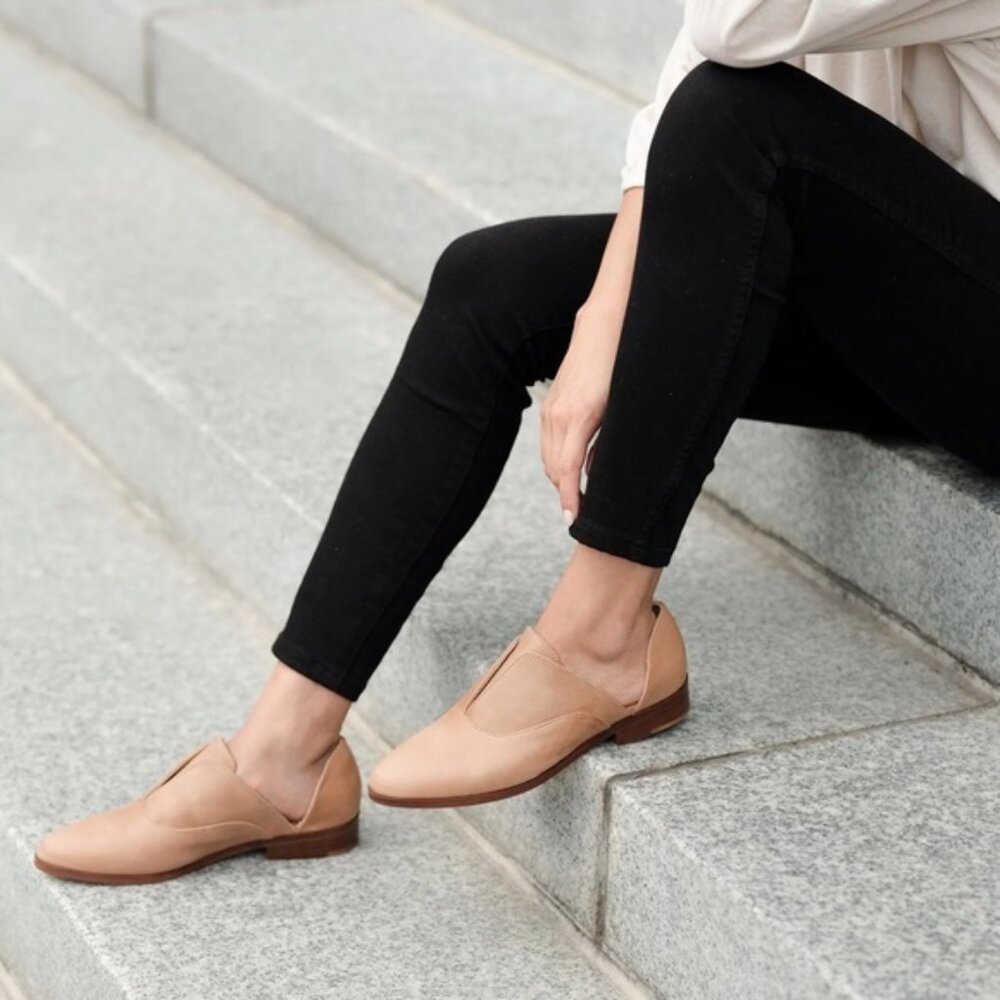 Nisolo Emma d'Orsay Oxford Flats in Almond, Size 5 - Picture 8 of 9